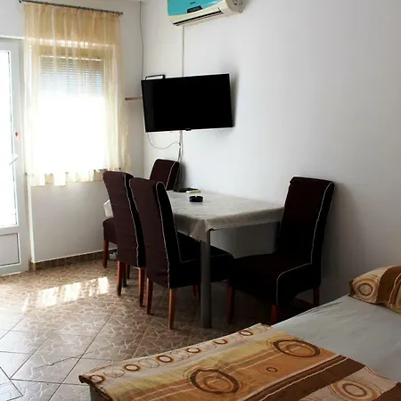 Lora Apartment *